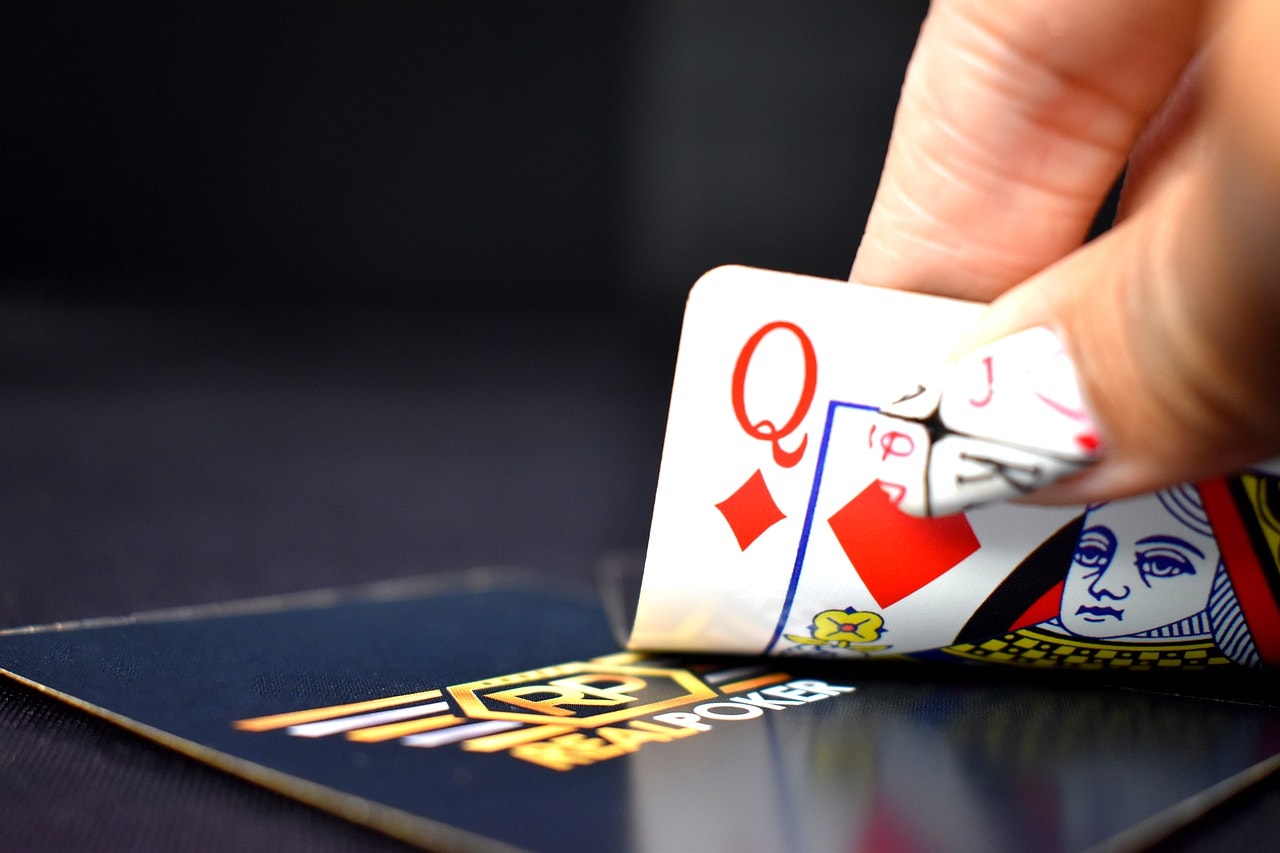 Online Poker: How to be a Pro